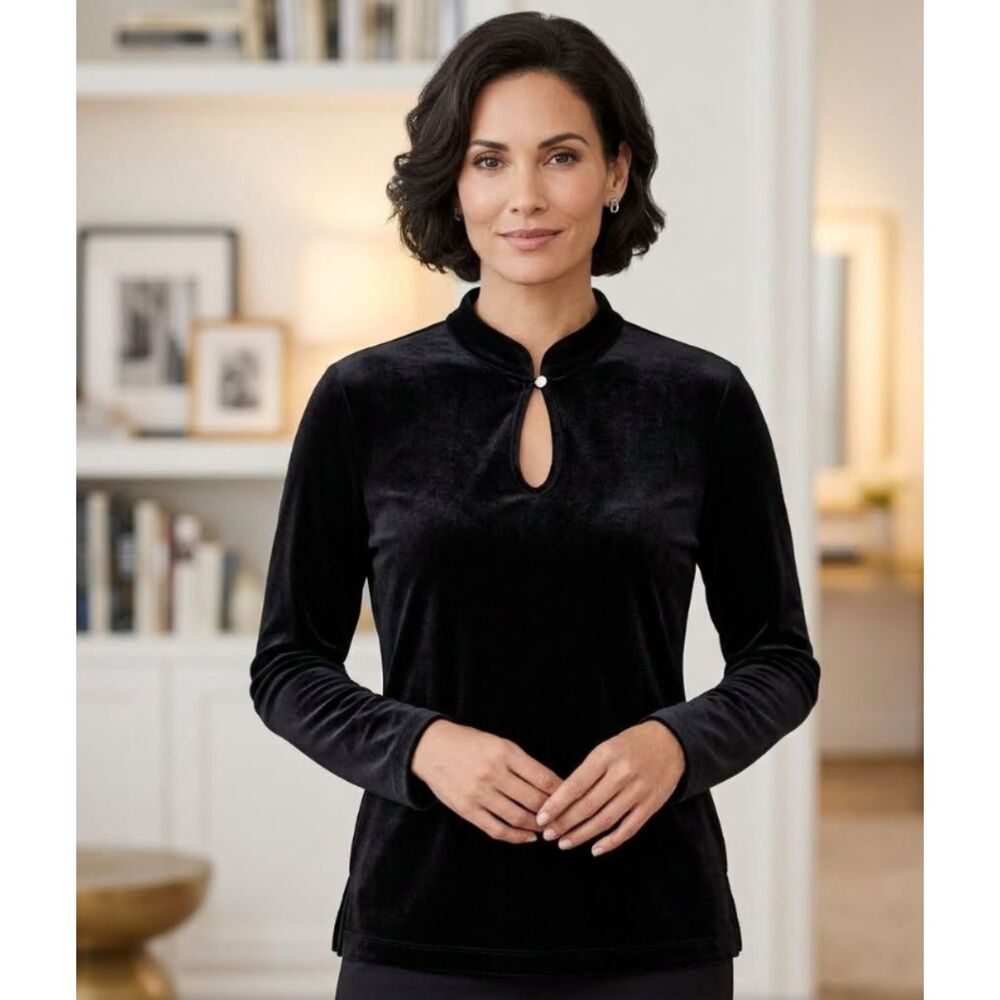 New Chico's Travelers Keyhole Slinky Top Button Women's Size Medium (Chico's 1)